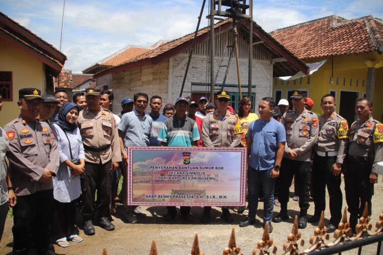 Polres Pringsewu Memberikan Bantuan Tiga Sumur Bor untuk Atasi Krisis Air