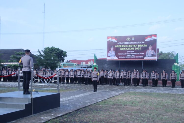 Polres Pringsewu Amankan Distribusi Logistik Pemilu dari PPK ke PPS