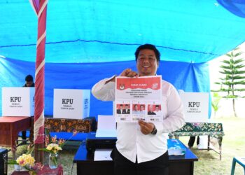 Tahanan di Rutan Polda Jateng Memberikan Hak Pilihnya: KPPS  Kalurahan Mugassari Datang Membawa Kelengkapan