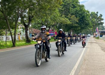 Respon Cepat, Dokkes Polres Purbalingga Tangani Petugas KPPS Pingsan