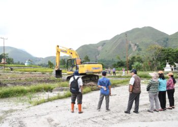 Pemkab Samosir Lanjutkan Penataan Lahan Pertanian Di Kenegerian Sihotang