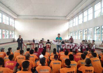 Wujudkan Pelaksanaan Pemilu 2024 Lancar dan Tertib, KPPS Lapas Kotaagung Ikuti Bimtek dan Simulasi Pemungutan Suara Bersama PPK Kotaagung Barat