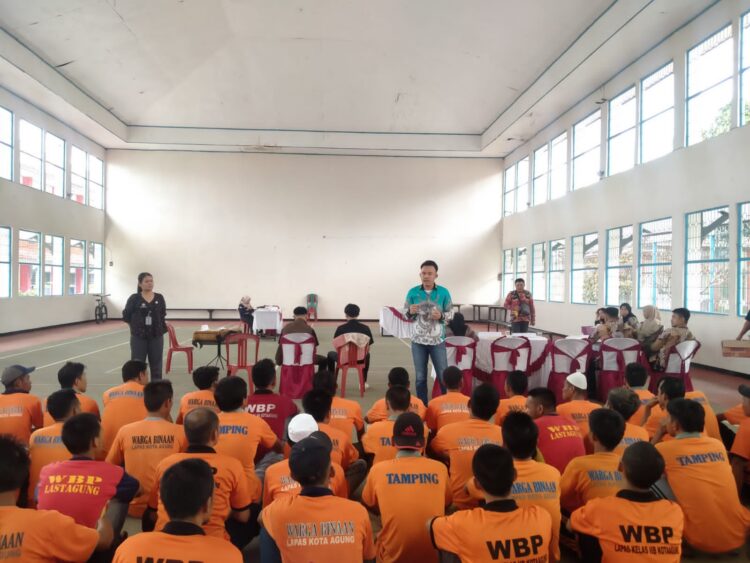Wujudkan Pelaksanaan Pemilu 2024 Lancar dan Tertib, KPPS Lapas Kotaagung Ikuti Bimtek dan Simulasi Pemungutan Suara Bersama PPK Kotaagung Barat