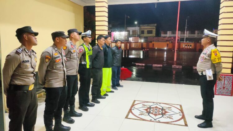 Patroli Dini Hari Polres Samosir Jaga Keamanan Objek Vital Pemilu 2024.