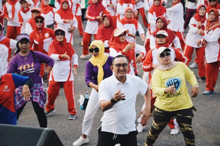 Ribuan Warga Senam Bersama Meriahkan Hari Jadi Banyumas