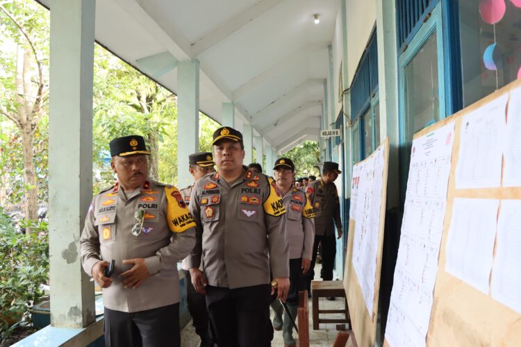Ribuan Masyarakat Banyumas Tumpah Menyaksikan Kirab Pusaka