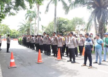 Kapolres Indramayu Jamin Keamanan Hari Pertama Rapat Pleno di KPUD Indramayu, Ratusan Personel TNI – Polri Dikerahkan