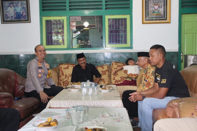 Satuan Polisi Pamong Praja Kabupaten Paluta Menyelenggarakan Pendidikan dan Pelatihan 1940 Orang Satlinmas Desa