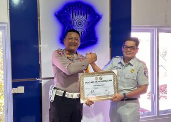 Sukses dalam Penyelenggaraan Pos Pelayanan Terpadu Natal 2023 dan Tahun Baru 2024, Jasa Raharja dan Korlantas Polri Beri Penghargaan Kepada Polres Magetan