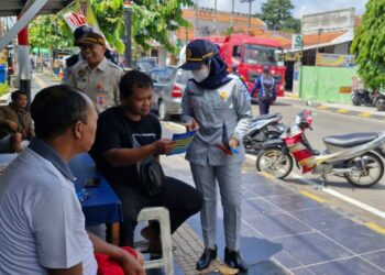 Gencar Informasikan Penghapusan Ranmor, Jasa Raharja Himbau Masyarakat dengan Bagikan Brosur