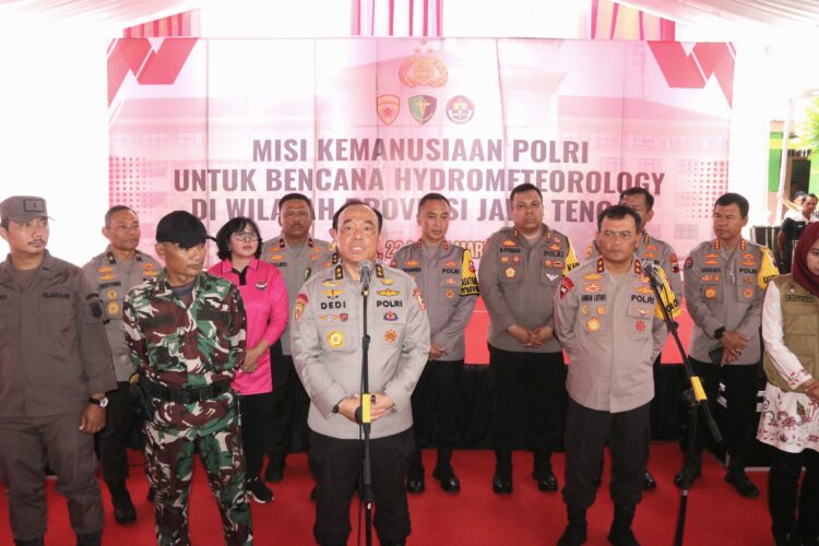 Mabes Polri Kirim Misi Kemanusiaan Ringankan Korban Banjir di Demak