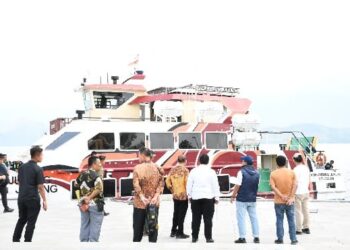 Berlayar Perdana, KMP Jurung – Jurung Disambut Bupati Samosir dan Wabub