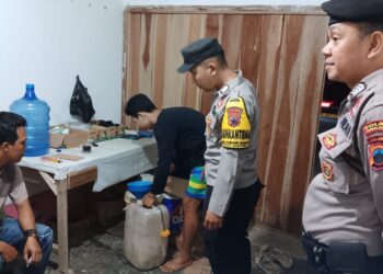 Gelar Razia Miras, Polsek Karangmoncol Temukan 30 Liter Tuak