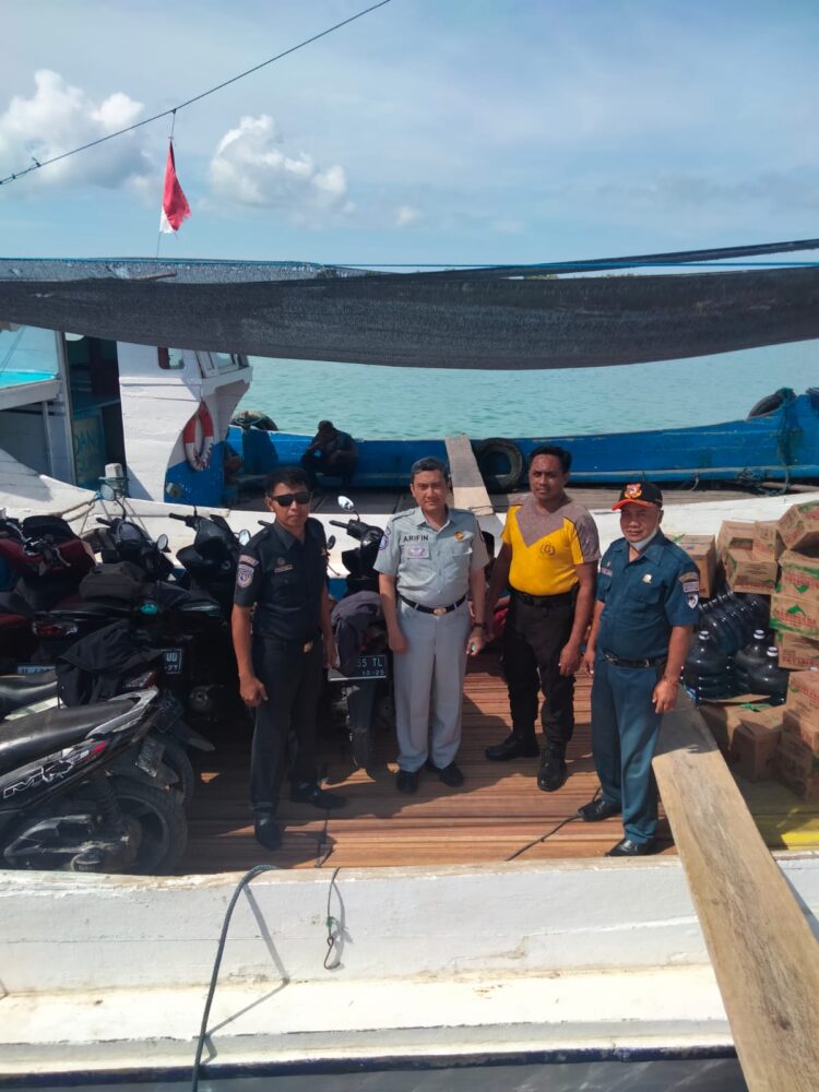 Koordinasikan dan Sosialisasi Upaya Pencegahan Kecelakaan dalam Periode Mudik Lebaran 2024, Jasa Raharja Pamekasan Lakukan Kegiatan Sosialisasi Awak Armada Kendaraan Umum Laut Tradisional di Kab.Sumenep