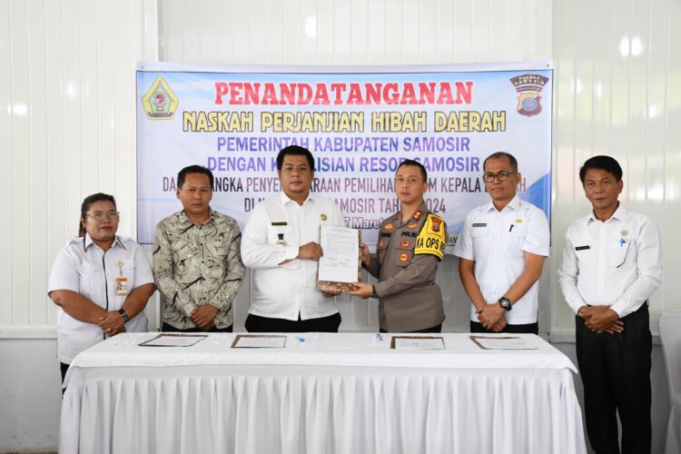 Bupati Samosir Dan kapolres Samosir Teken NPHD Penyelenggaraan Pemilukada Samosir