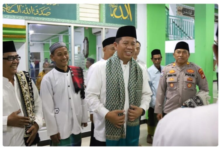 Tarawih Keliling, Walikota Jakarta Utara Sambangi Masjid At Tawakal Pademangan