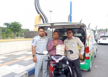 Tingkatkan Pelayanan Kepada Wajib Pajak, Samsat Sampang Buka Layanan Samsat Mobile di Alun – alun Kabupaten Sampang