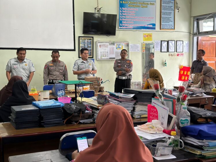 Ajak Guru Berperan Aktif Beri Pesan Keselamatan Berlalu Lintas, Jasa Raharja Madiun Laksanakan Kegiatan Pengajar Peduli Keselamatan Lalu Lintas