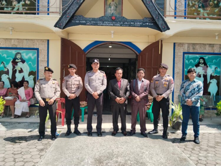 Polres Samosir Tempatkan Personel di Gereja Demi Kenyamanan Ibadah Paskah 2024