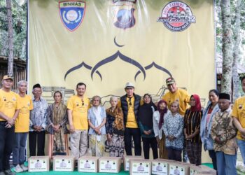 Peduli Warga Lereng Gunung Merbabu, Kapolda Jateng Serahkan Bantuan Sosial