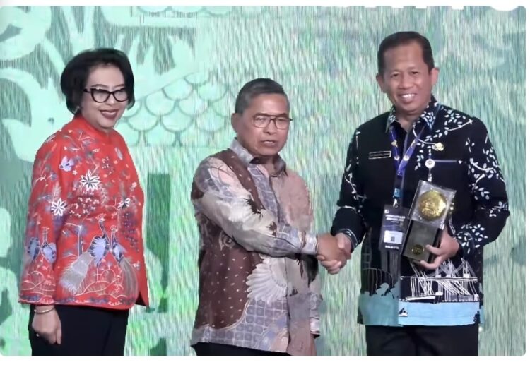 Jakut Rebut Kembali Piala Adipura