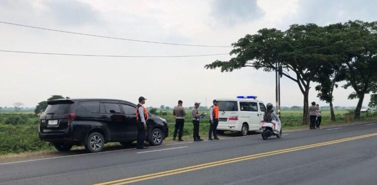 Tekan Angka Kecelakaan, Satlantas Polres Gresik Monev Blackspot dan Troublespot di Jalan Raya Duduksampeyan