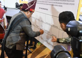 Bupati Samosir Tanda Tangani Komitmen Bersama Rembuk Stunting Provinsi Sumatera Utara Pada Musrenbang RKPD Provinsi 2025