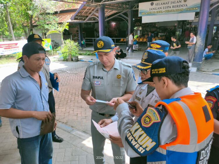 Jasa Raharja Bojonegoro bersama Forum Komunikasi Lalu Lintas Gelar Ramp Check di Terminal Rajekwesi Bojonegoro