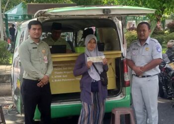 Samsat Keliling Ngawi Ramaikan Festival Ramadhan di Alun-Alun Ngawi