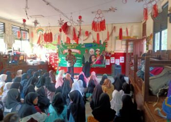SDN Cipondoh 4 dan 9 Adakan Sanlat Ramadan Lalu Berikan Santunan Bagi Anak Yatim Piatu
