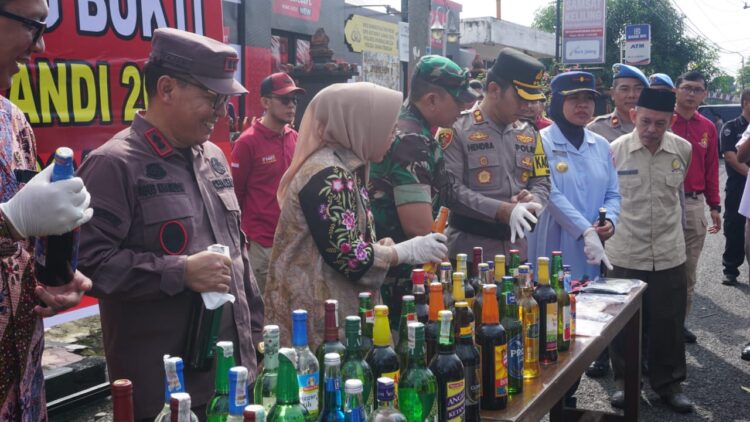 Polres Purbalingga Musnahkan Ribuan Miras Hasil Operasi Pekat Candi 2024