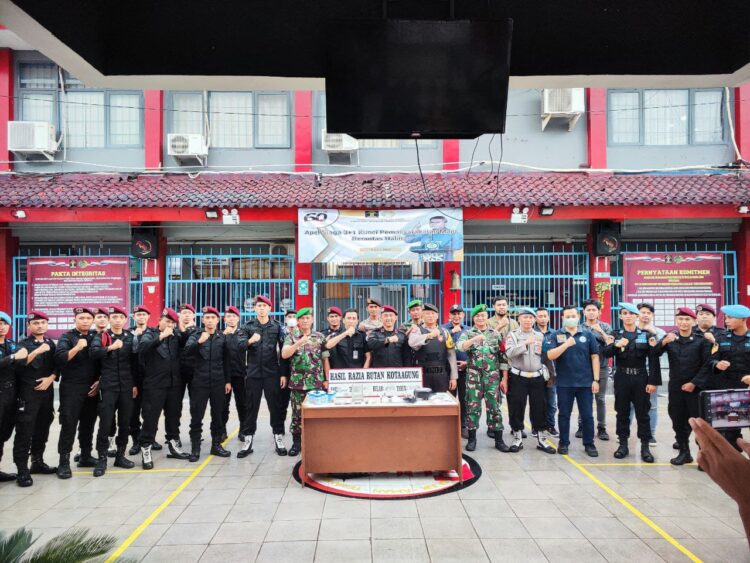 Gandeng Polri, TNI dan BNNK Tanggamus Rutan Kota Agung Gelar Apel Bebas Halinar, Razia Kamar Hunian dan Test Urine bagi Petugas dan WBP