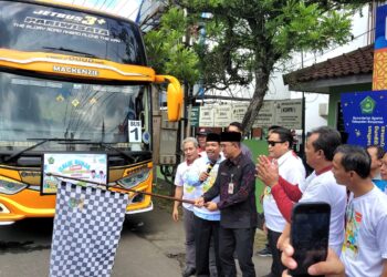 Pj Bupati Lepas Pemudik Asal Banyumas Balik Kerja ke Jakarta