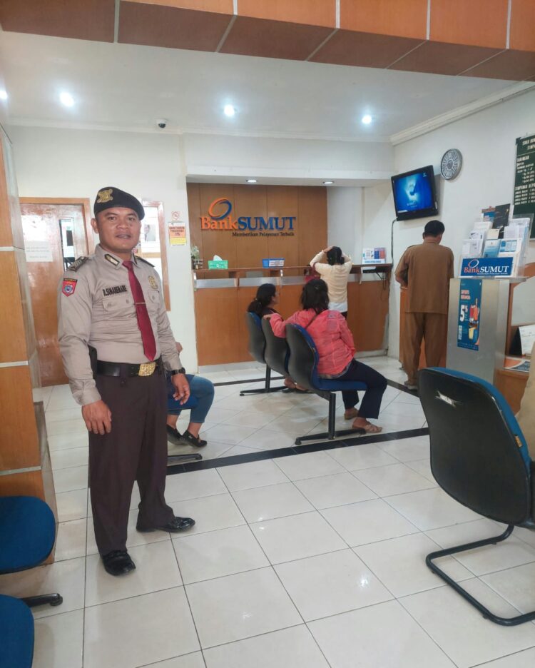 Sat Pam Obvit Polres Samosir Lakukan Pengamanan Objek Vital Kantor Perbankan