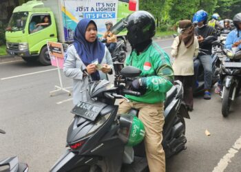 Kegiatan Operasi Gabungan Samsat Surabaya Barat Guna Meningkatkan Kesadaran Masyarakat Akan Tertib Administrasi Kendaraan Bermotor