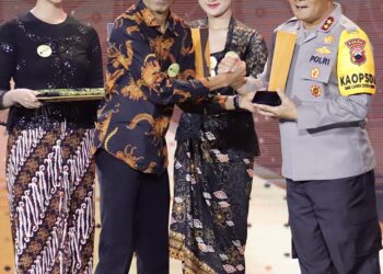 Kapolda Jateng Terima Penghargaan Detik Jateng-Jogja Award 2024