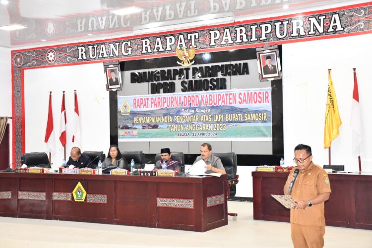 Pemkab Samosir Bersama DPRD Bahas LKPJ 2023, Wabup Martua Sitanggang Sampaikan Nota Pengantar