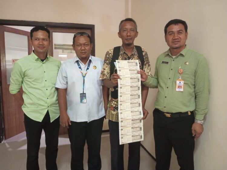 Tim Pembina Samsat Ngawi Edukasi Manfaat SWDKLLJ Bagi Wajib Pajak Penunggak yang Terlibat Laka Lantas