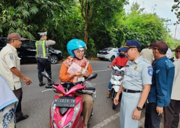 Samsat Sumenep Gelar Operasi Gabungan Guna Memberikan Edukasi Kepada Masyarakat Untuk Tertib dan Taat Pajak