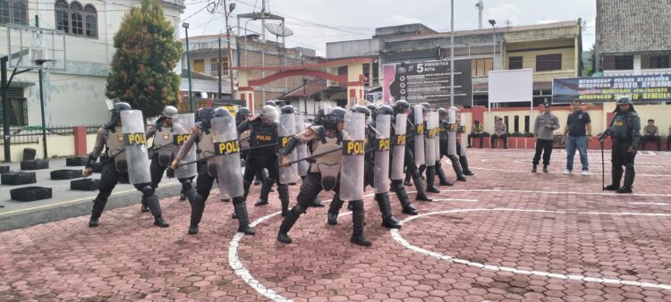 Cooling System, Latihan Dalmas, Gaktiblin : Kesiapan Dini Polres Samosir menghadapi Pilkada Serentak Tahun 2024