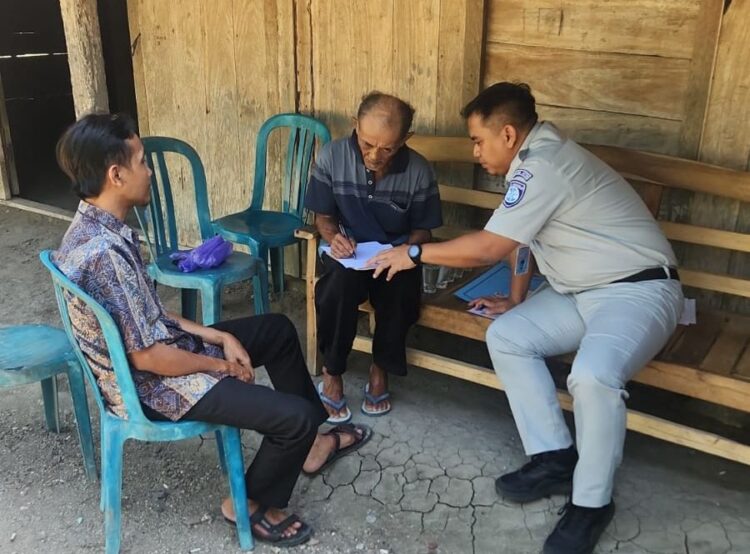 Sampaikan Duka dan Hak Santunan, Petugas Jasa Raharja Ngawi Laksanakan Survey Keabsahan Ahli Waris Korban Laka Truk Tronton vs Sepeda Motor di Bojonegoro