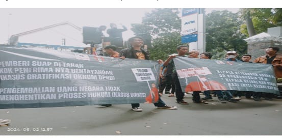 Masyarakat Demo di Kejagung RI, Tuntut Tuntaskan Kasus Dugaan Gratifikasi Oknum DPRD dan Anggaran Perjalanan Dinas Kesehatan (DINKES) Kab Bekasi