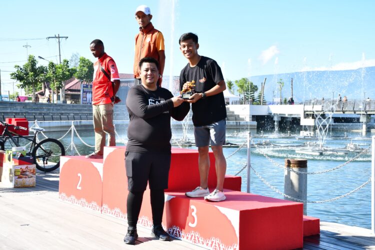 ToTK Berakhir, Bupati dan Wabup Samosir Berikan Hadiah Pemenang