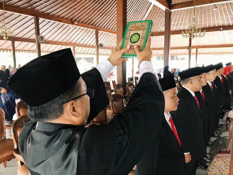 Lantik 17 Penilik Sekolah, Pj Hanung Tekankan Pentingnya Mutu Pendidikan