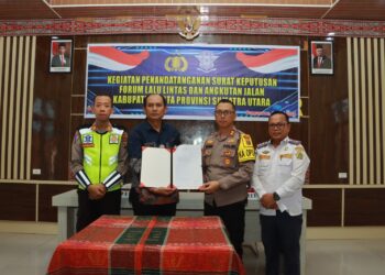 Polres Samosir dan Pemkab Samosir Ikuti Penandatanganan SK Forum Lalu Lintas dan Angkutan Jalan