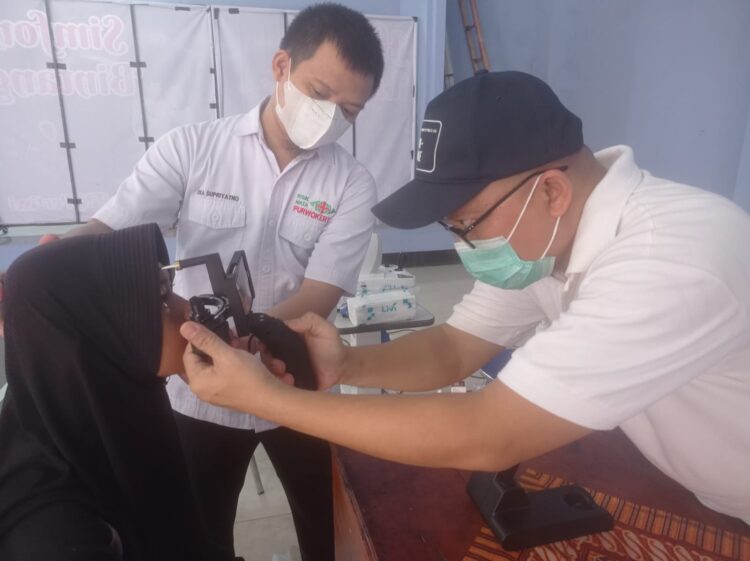 Cegah Kebutaan Permanen, Sedulur Ledug Gandeng RSKM Gelar Skrining Katarak