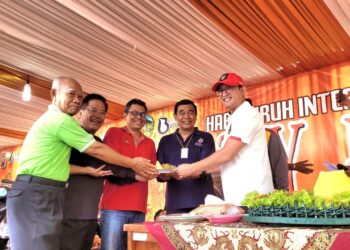 Ribuan Pekerja Peringati May Day Berharap Doorprize Sepeda Motor
