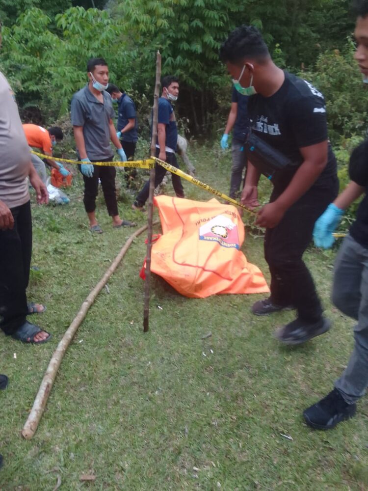 Mayat TS Dilakukan Autopsi Setelah Hari Ke Sepuluh Pencarian Ditemukan Membusuk di Tebing Bukit