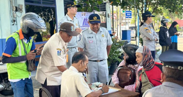 Sosialisasi Tertib Administrasi Kenderaan Bermotor , Tim Samsat Ngawi Laksanakan Operasi Gabungan