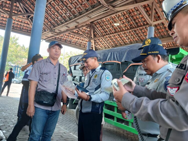Jasa Raharja Bersama Stakeholder Terkait Melaksanakan Giat KESTIB di Terminal Tipe B Untung Suropati Kota Pasuruan